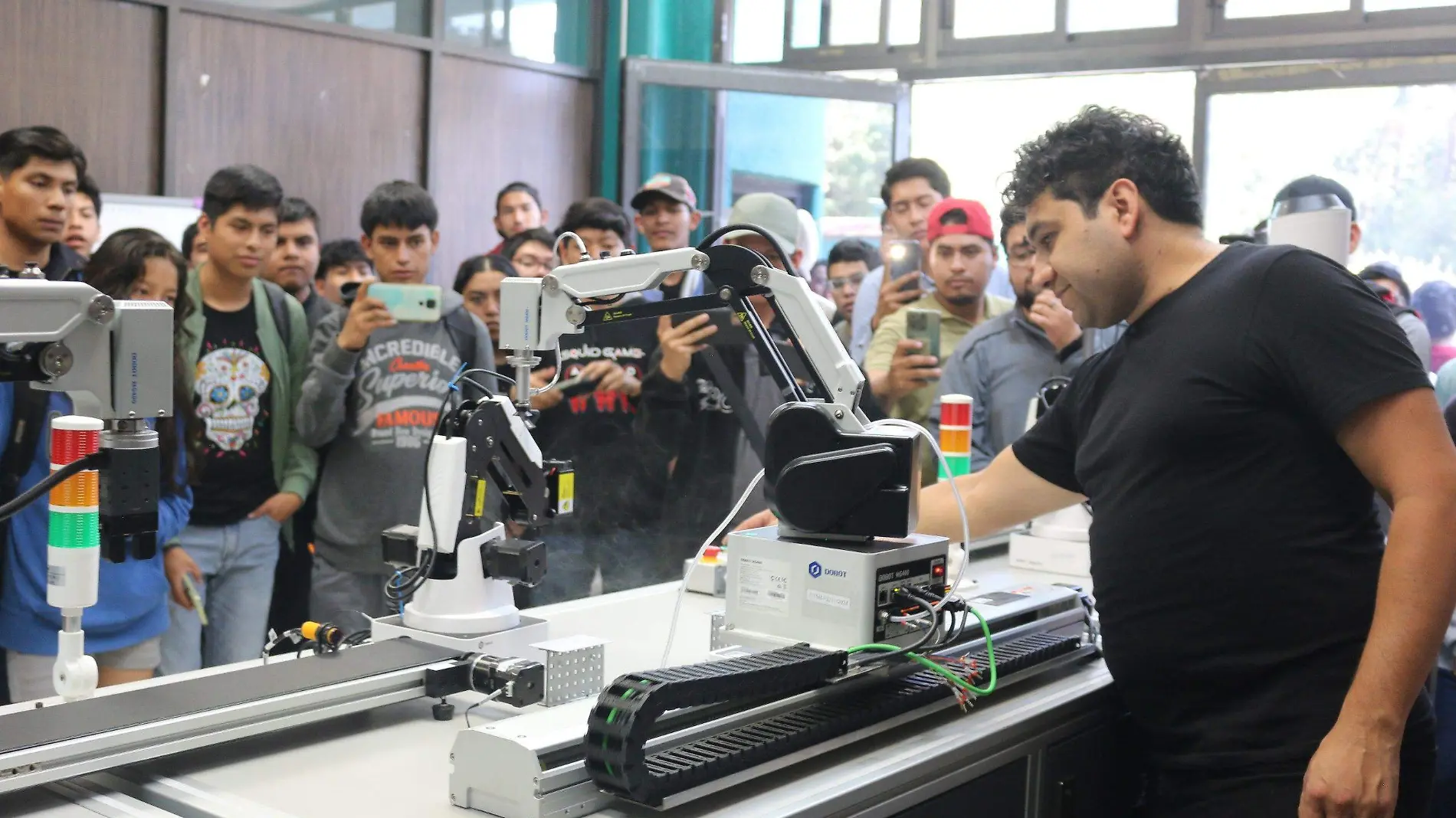 07 ENERO 2025_SEPH_UTSH cuenta con Laboratorios de Robótica Colaborativa